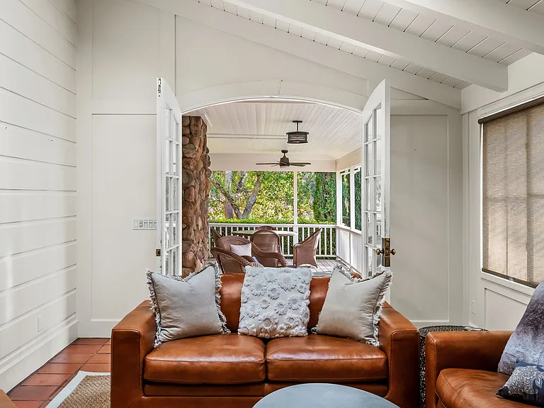 2850 Silverado Trl — Photo 55