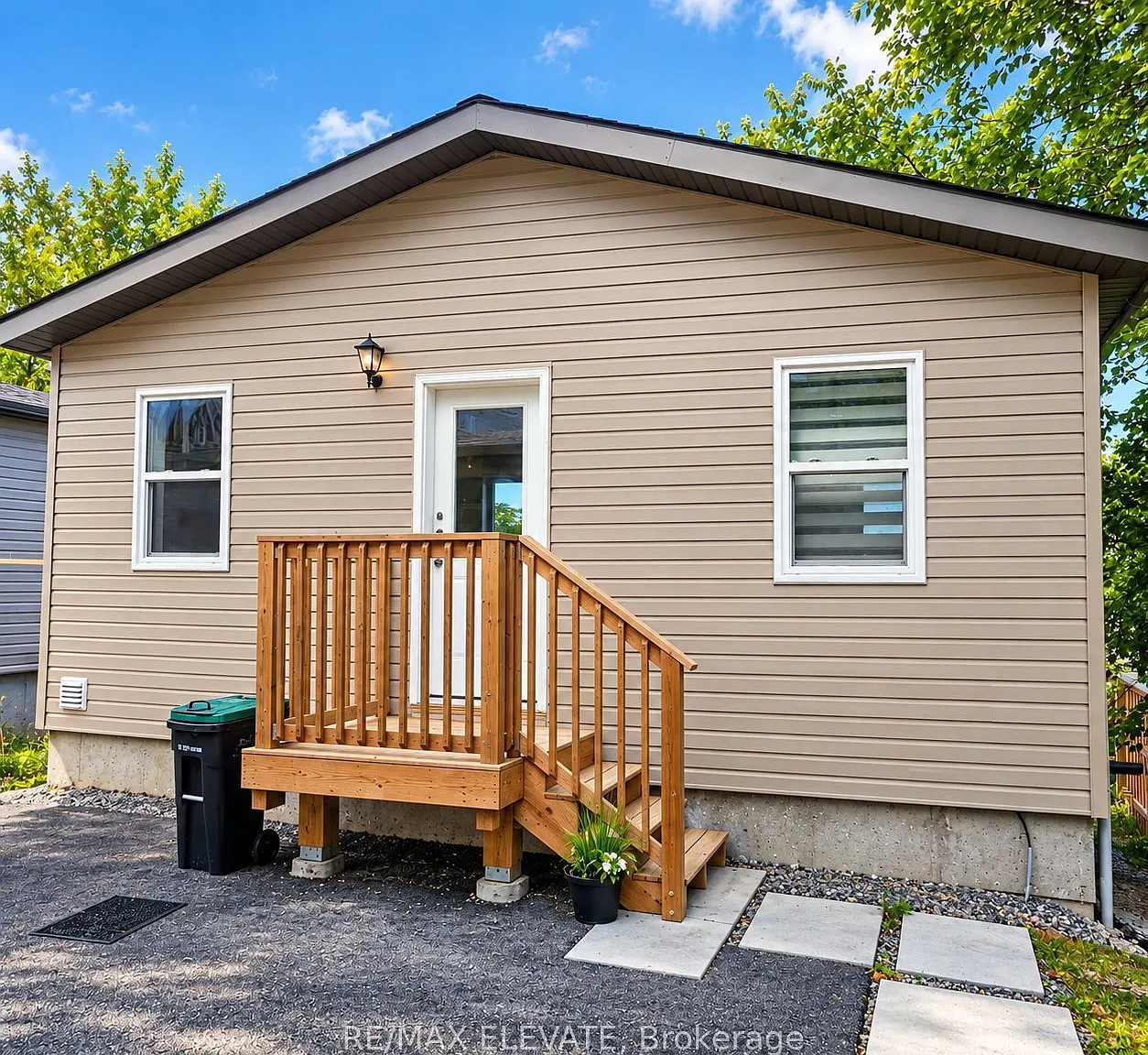 2 bed, $2,000 — Photo 1