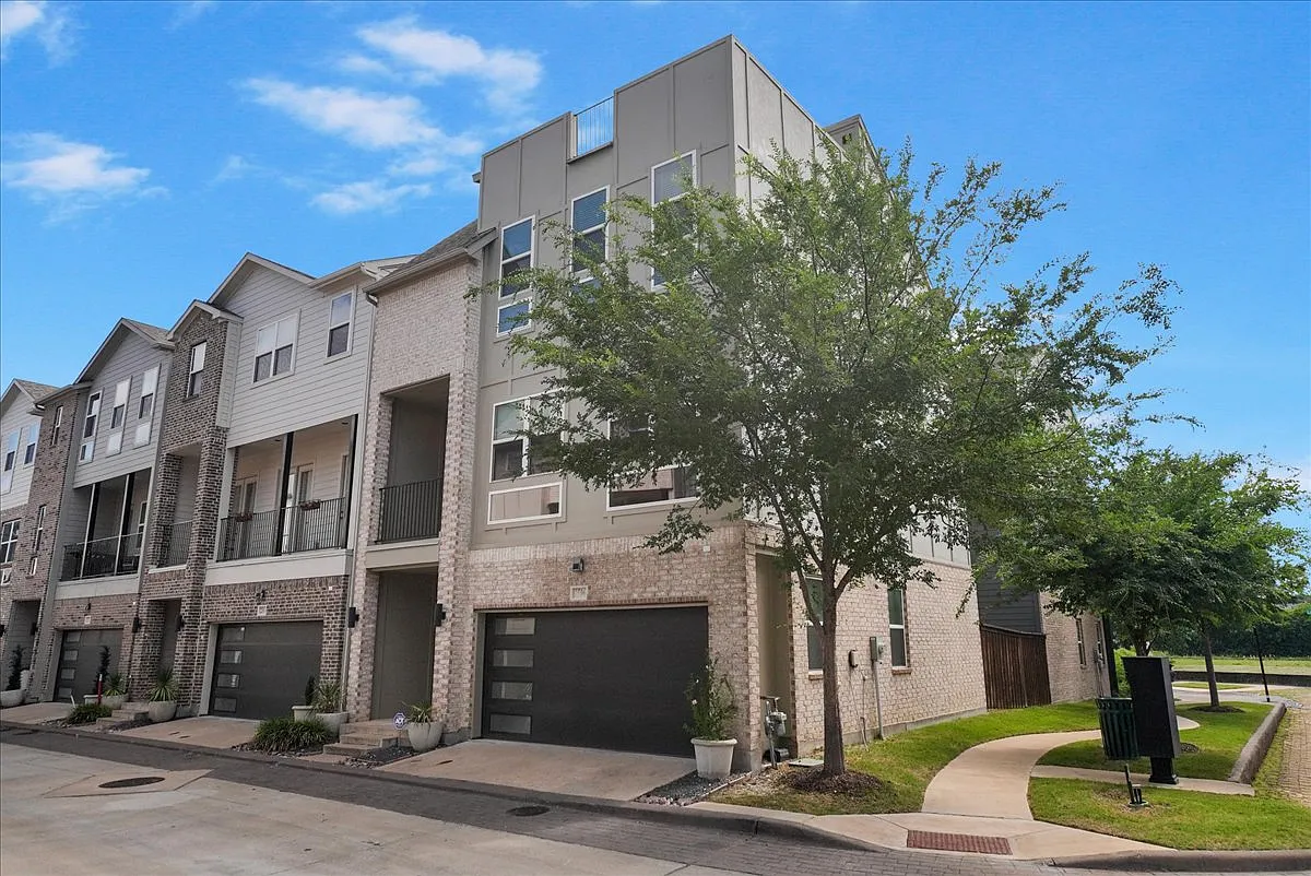 3 bed, 2224 sqft, $3,500 — Photo 2