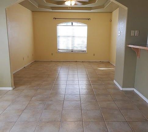 3rd image of 398 Christina Pkwy