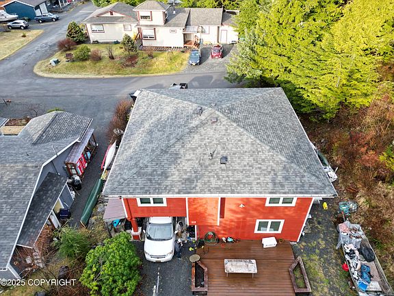 5th image of 306 Nicole Dr