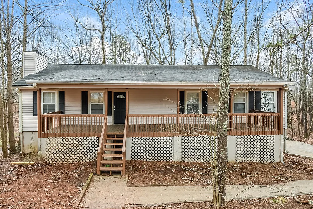 3 bed, 2.0 bath, 1456 sqft, $1,785 — Photo 1