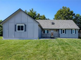 411 SW Windmill Ln, Lees Summit, MO 64082