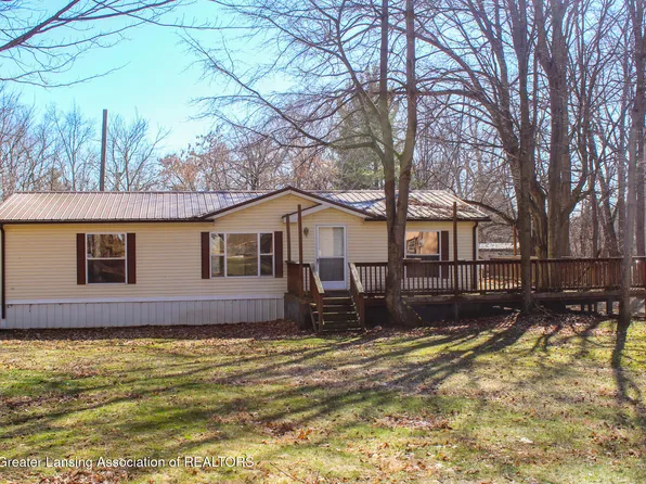 172 Sherman St, Vermontville, MI 49096