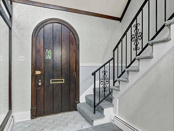 5th image of 2923 Arlington Rd