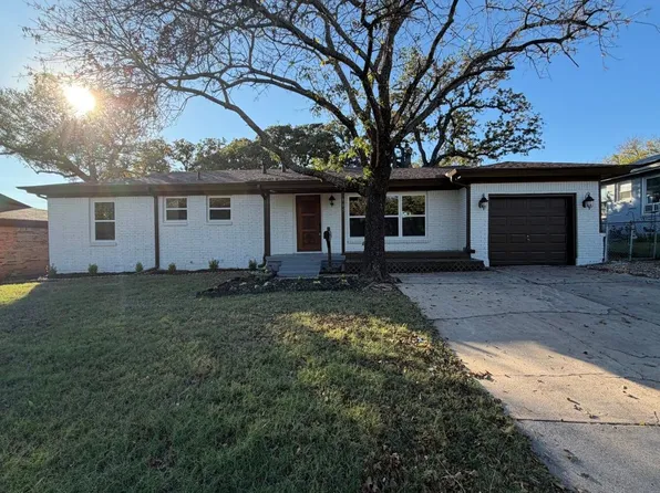 905 Brown Trl, Bedford, TX 76022