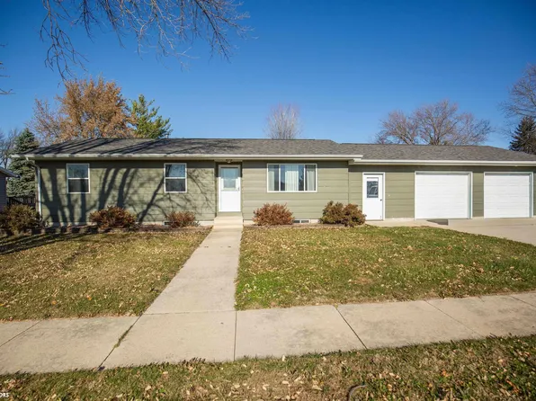 2317 E Spruce St, Algona, IA 50511