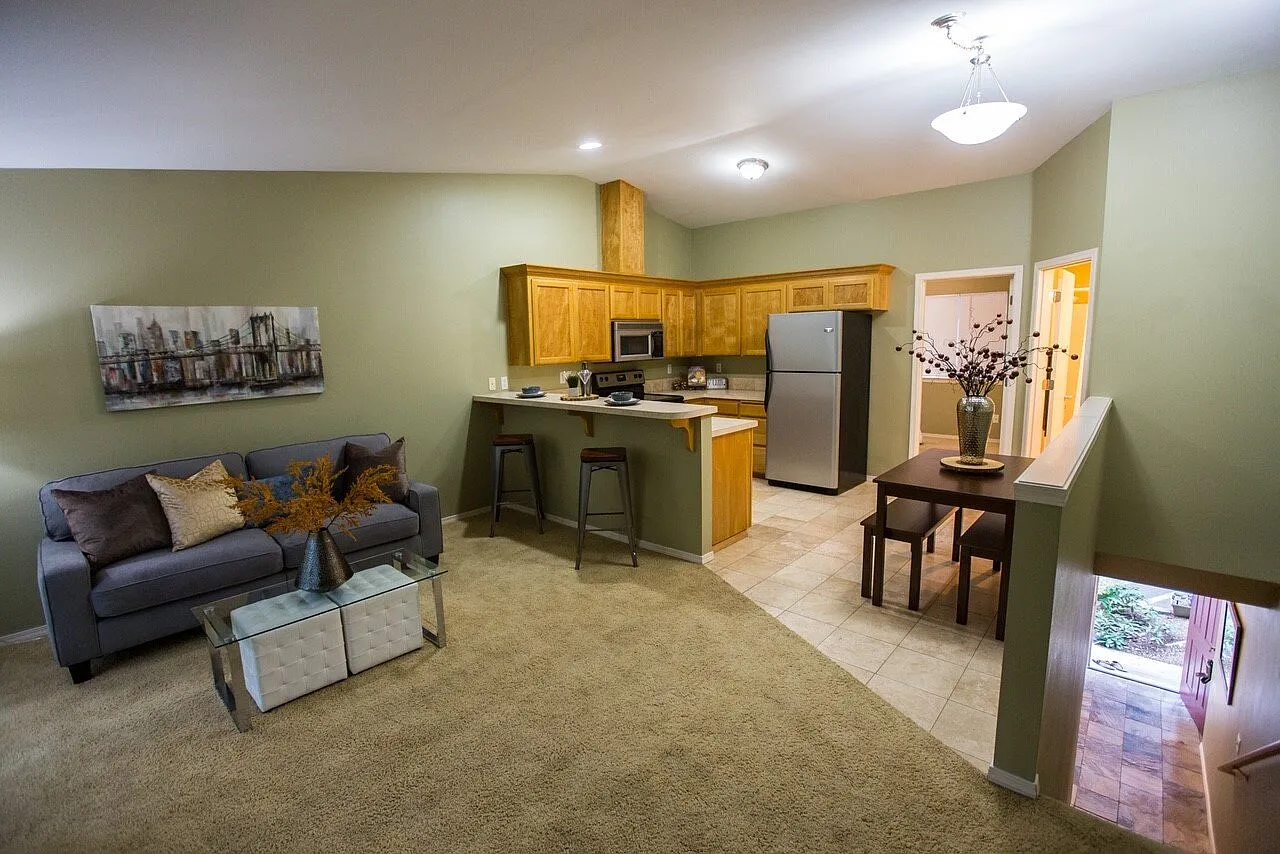 2 bed, 900 sqft, $1,725 — Photo 4