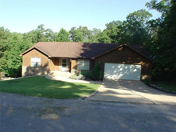 2nd image of 4 Byron Ln