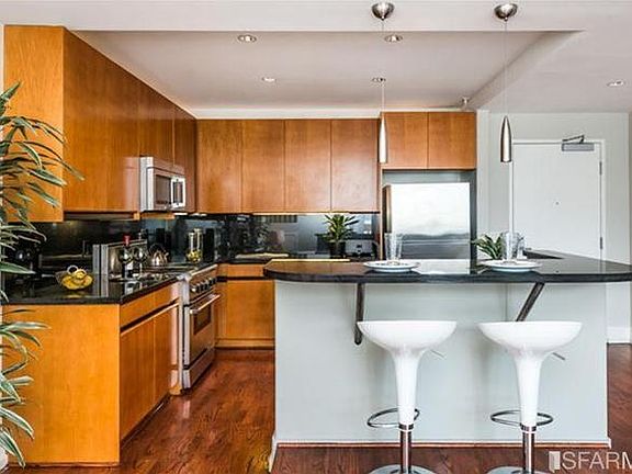 5th image of 74 Brady St Unit 11