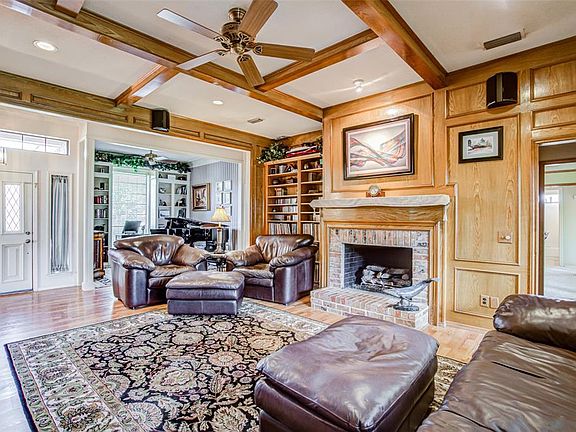 3rd image of 2303 Highland Heights Ln