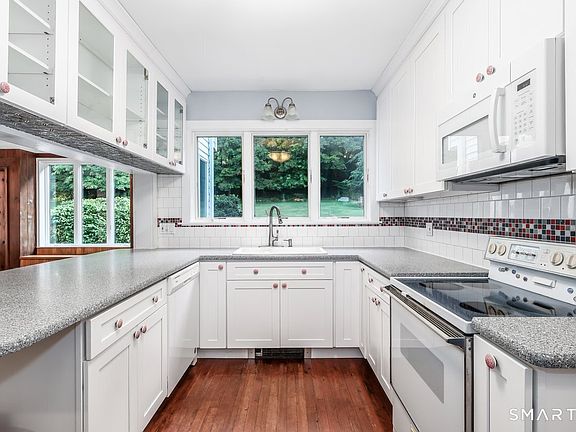 4th image of 59 Taylor Road