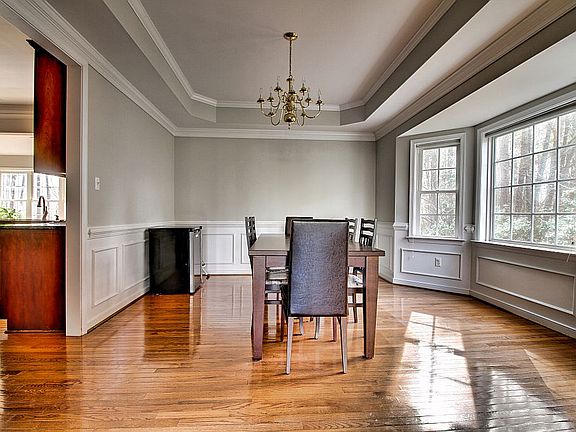 3rd image of 5429 Bennett Ln