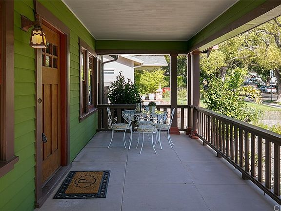 4th image of 135 N San Marino Ave