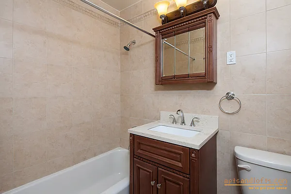 Rented by aptsandlofts.com | media 10