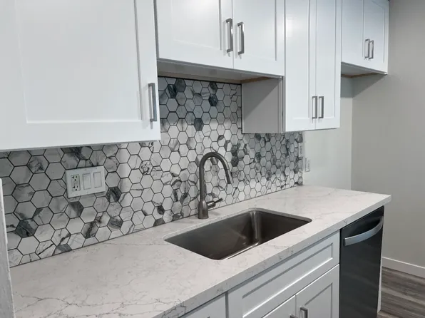 1322 E Broadmor Dr, Tempe, AZ 85282
