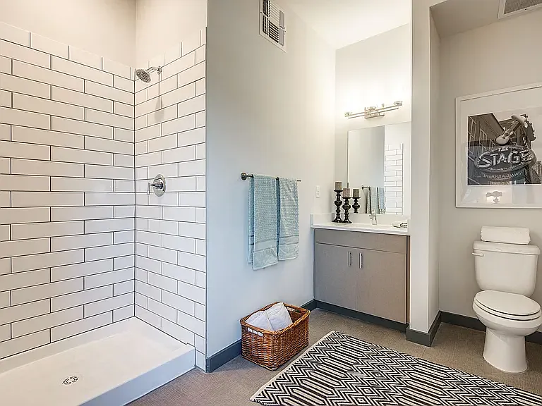 1900 12th Ave S #402 — Photo 11