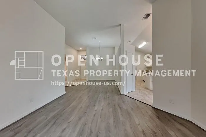 3 bed, 2.0 bath, 1551 sqft, $2,050 — Photo 4