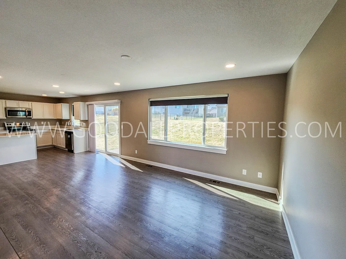 4 Bed 2.5 Bath Single Family Home in Adel. — Photo 2