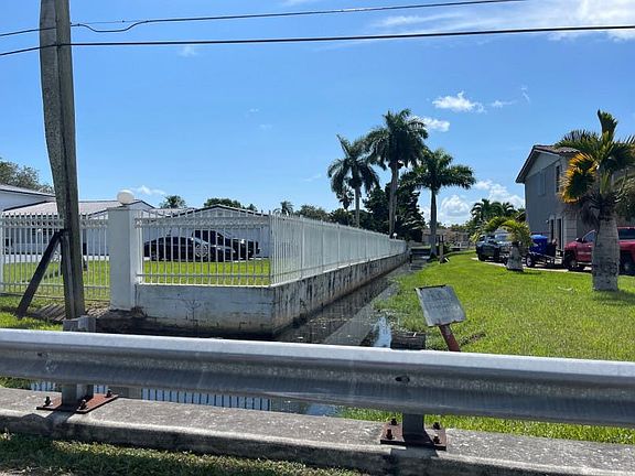 2nd image of 510 N Biscayne River Dr
