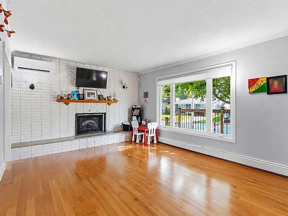 5th image of 1616 Riverside Dr