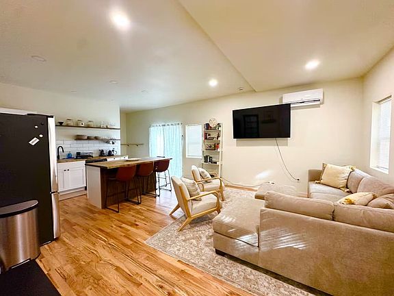 2nd image of 404 S Van Buren St #7