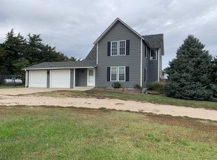 1449 Oxbow Rd, Minneapolis, KS 67467