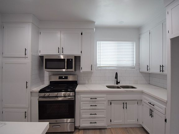 2nd image of 5117 Laurel Canyon Blvd #K