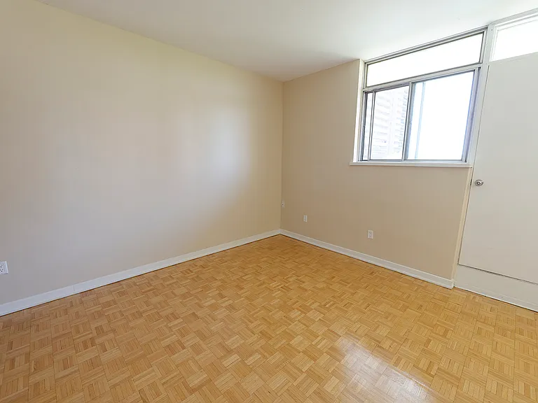 90 Eastdale Ave — Photo 28