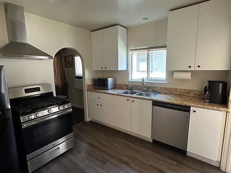 726 S Louise St — Photo 6