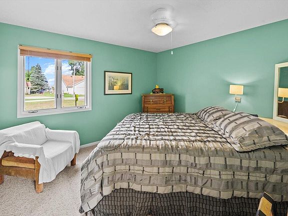 4th image of 11265 Westlawn Dr