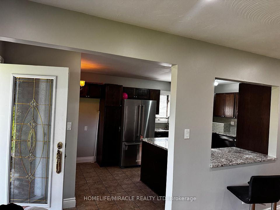 1st image of 920 Willowdale Ave
