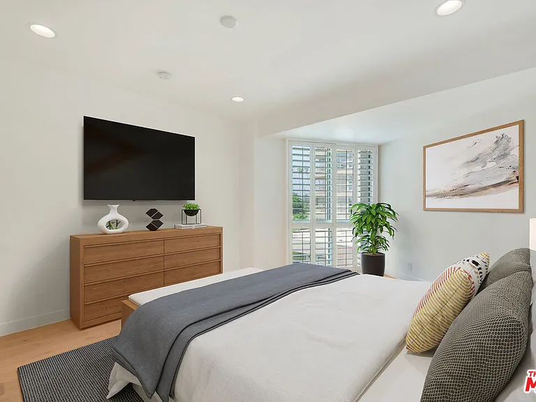 515 Ocean Ave #402S — Photo 32