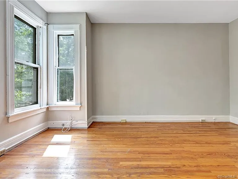 28 Edwards St #2 — Photo 9