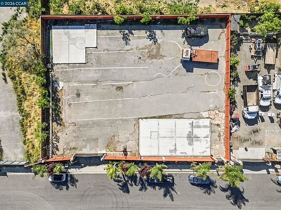 5th image of 201 Solano Ave