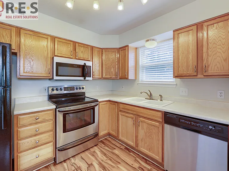1631 S Deframe St #B8 — Photo 8