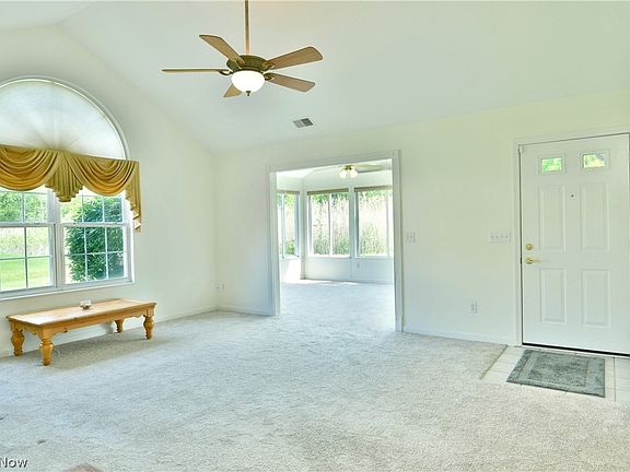 5th image of 1103 Willow Brook Dr NE