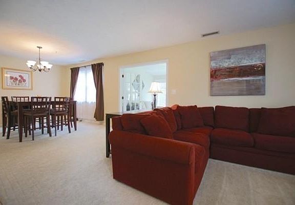 4th image of 9 Ipswich Woods Dr