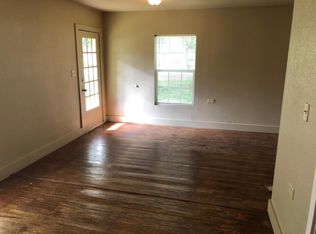 517 South St, West Columbia, TX 77486