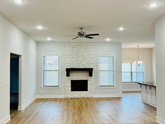 2nd image of 1544 Quincy Ave