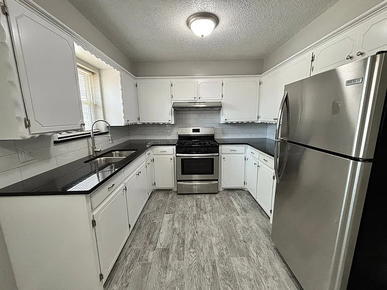 University Apartments - 301 N University Dr, Edmond, OK 73034 — Photo 1