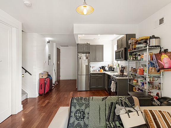3rd image of 315 Franklin Ave #3R