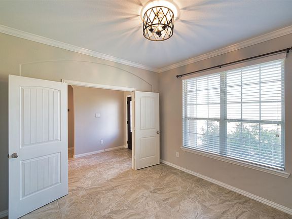 4th image of 2437 Branshill Dr