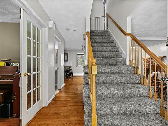 5th image of 63 Arrowhead Ln