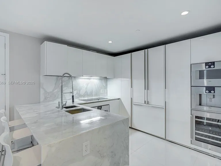 10203 Collins Ave #1005 — Photo 4