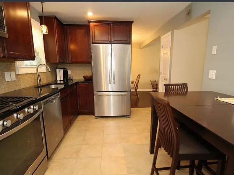 157 Woodbury Rd — Photo 18