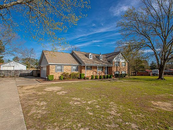 2nd image of 702 N Briarwood Dr