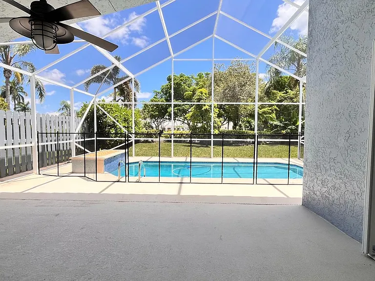 1627 Oak Berry Cir — Photo 29