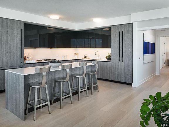 3rd image of 201 Folsom St APT 30B