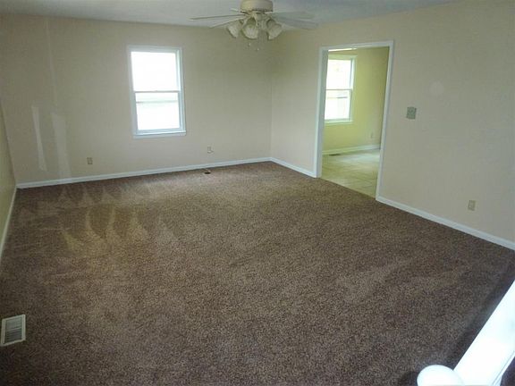 2nd image of 130 Pine Knot Ln